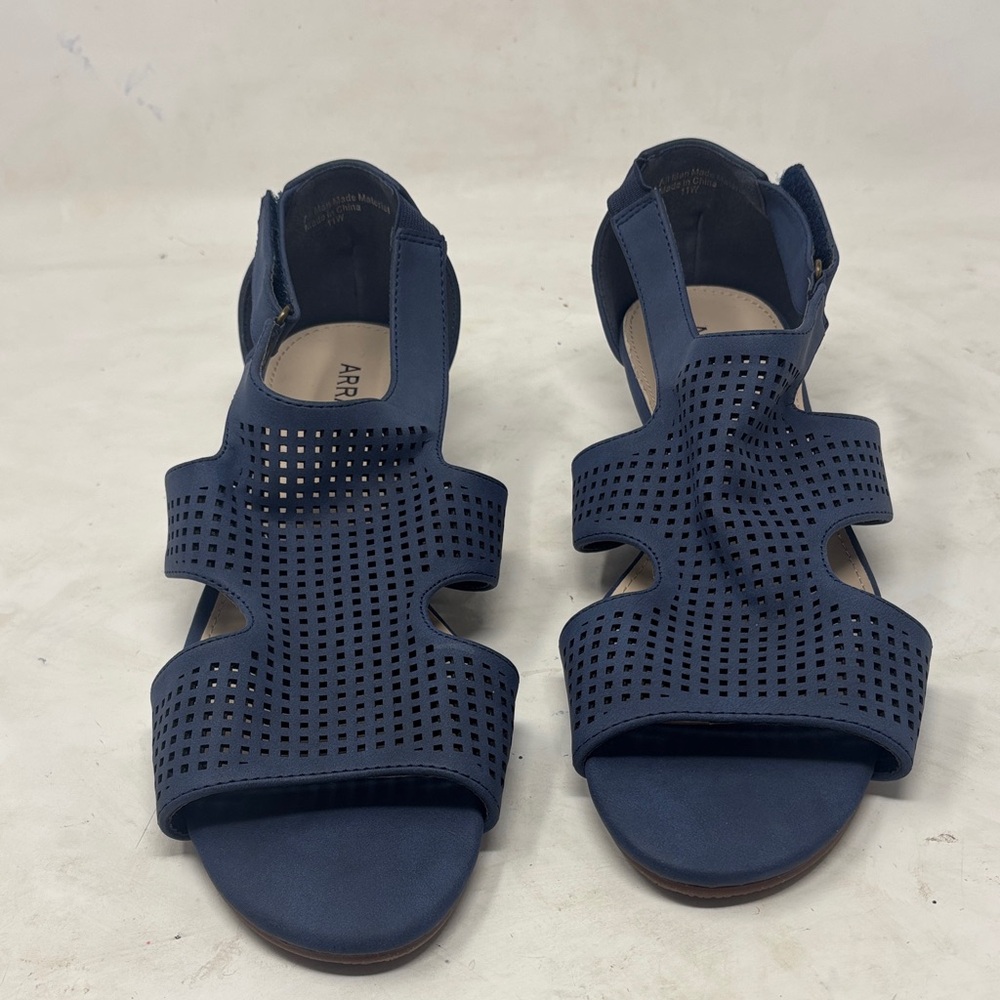 Array Women's Elegant Navy Sandals - image 2